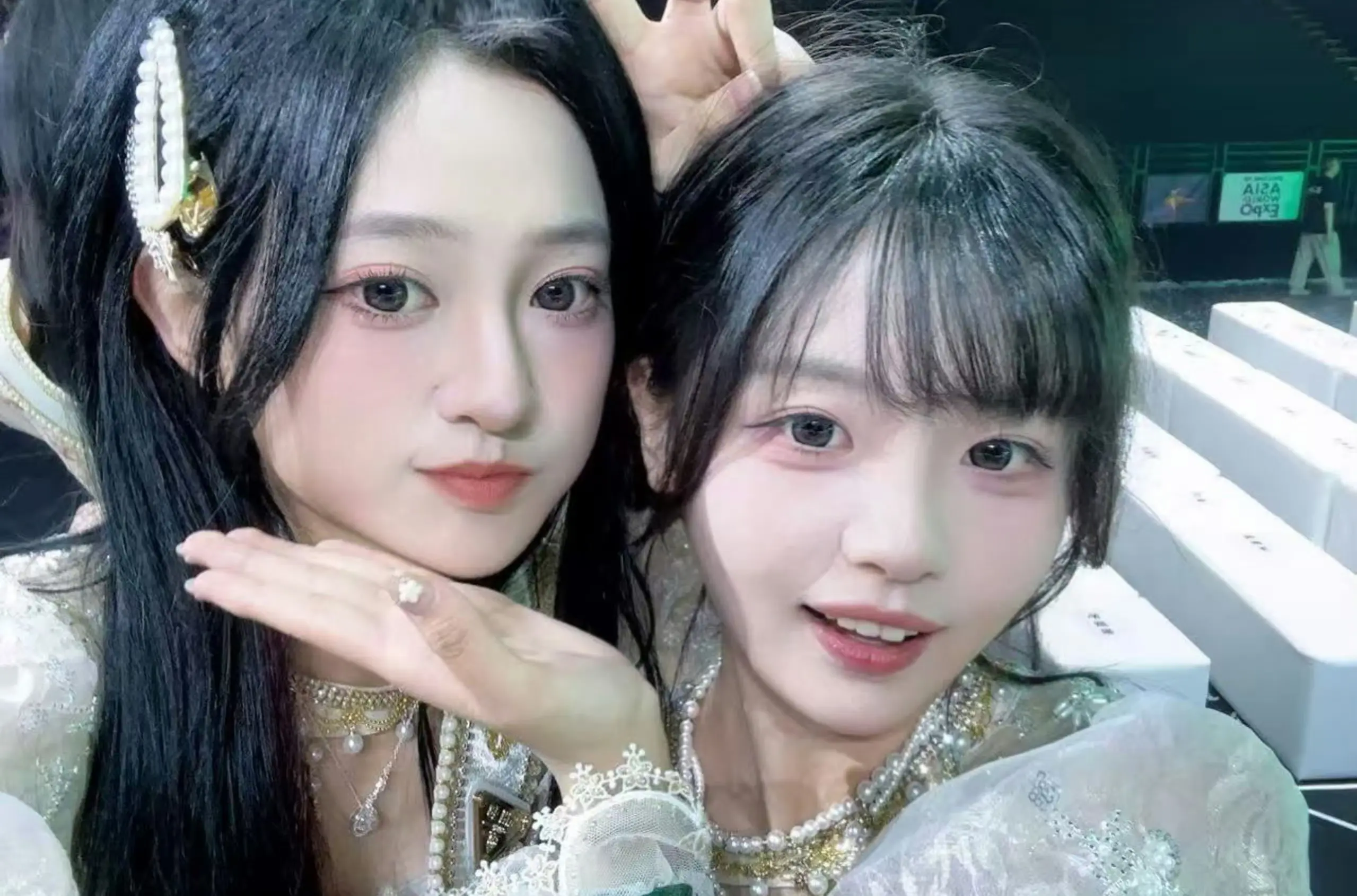 黄怡慈 王佳琪合照