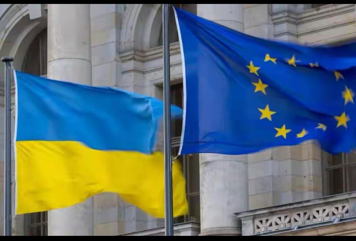 欧盟援助乌克兰900亿欧元，折合1060亿美元，分两年到位，每年530亿美元。