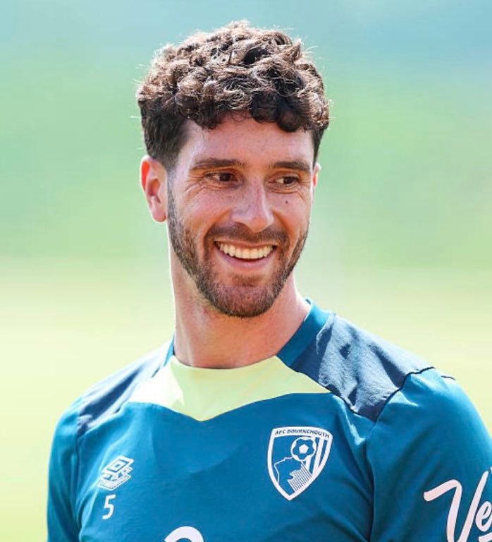 记者：我可以百分之百地确认巴塞罗那和马德里竞技都对塞内西感兴趣。 但只有尤文图斯