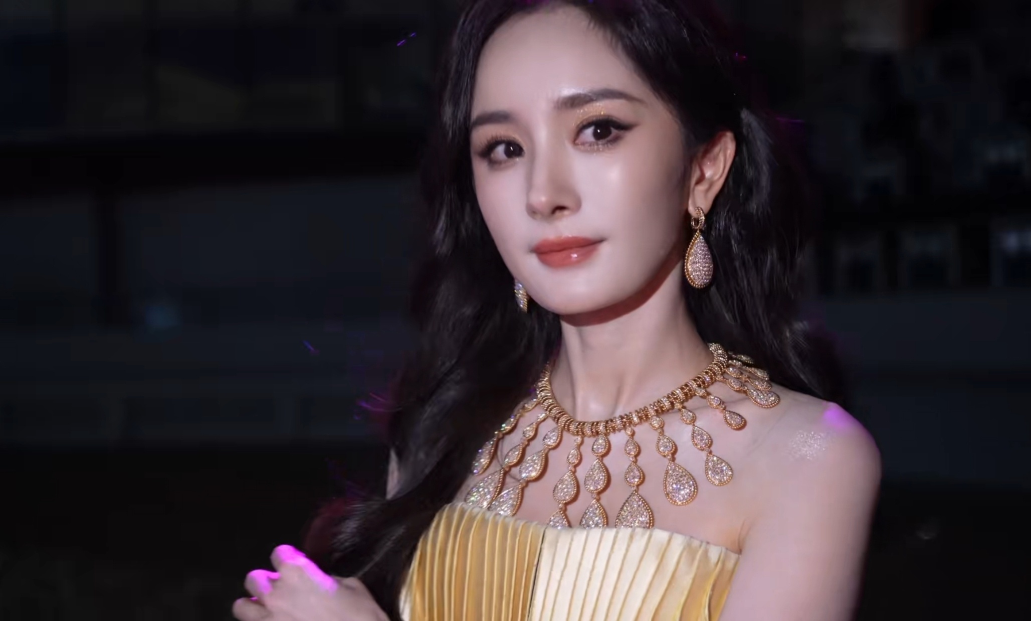 是谁一起来就被杨幂美颜暴击[流鼻血] ​​​