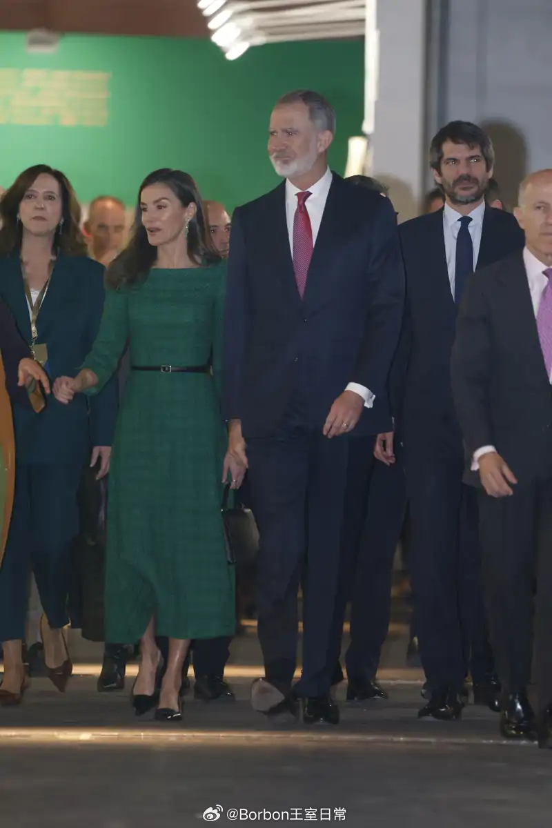 西班牙王室 3月5日，费莱出席第45届马德里国际当代艺术博览会开幕式，莱后Rep