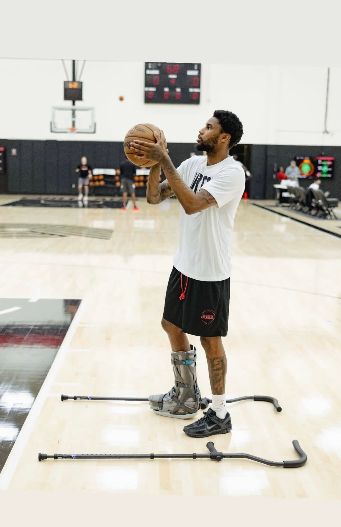 韦少早日康复！韦斯利已经开始穿着保护靴进行投篮训练了🏀超话创作官 ｜圣安东尼奥