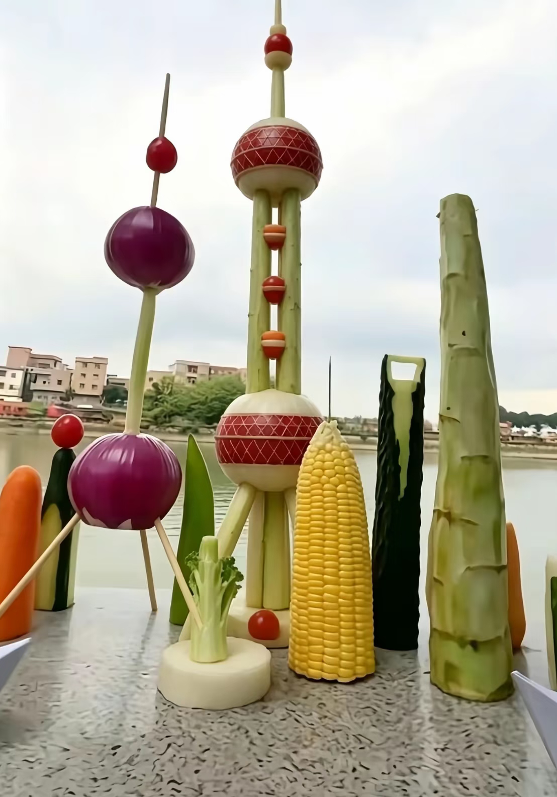 天气太热只能在上海逛逛 