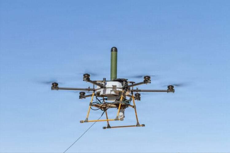 能搭载30磅载荷连续飞行长达30天。11月初，美军在加利福尼亚州欧文堡国家训练中