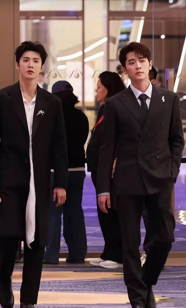 爱奇艺爱奇艺疯了4月20日的爱奇艺世界大会，直接把行业炸懵了。没人想到，平台会用