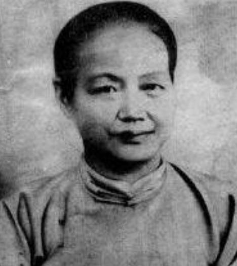 她是武官之女，22岁与姐夫私奔，共患难15年，姐夫说：我们不合适。
 
高君曼是