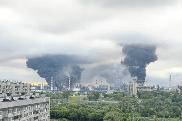 今天，莫斯科炼油厂上空的景象！
