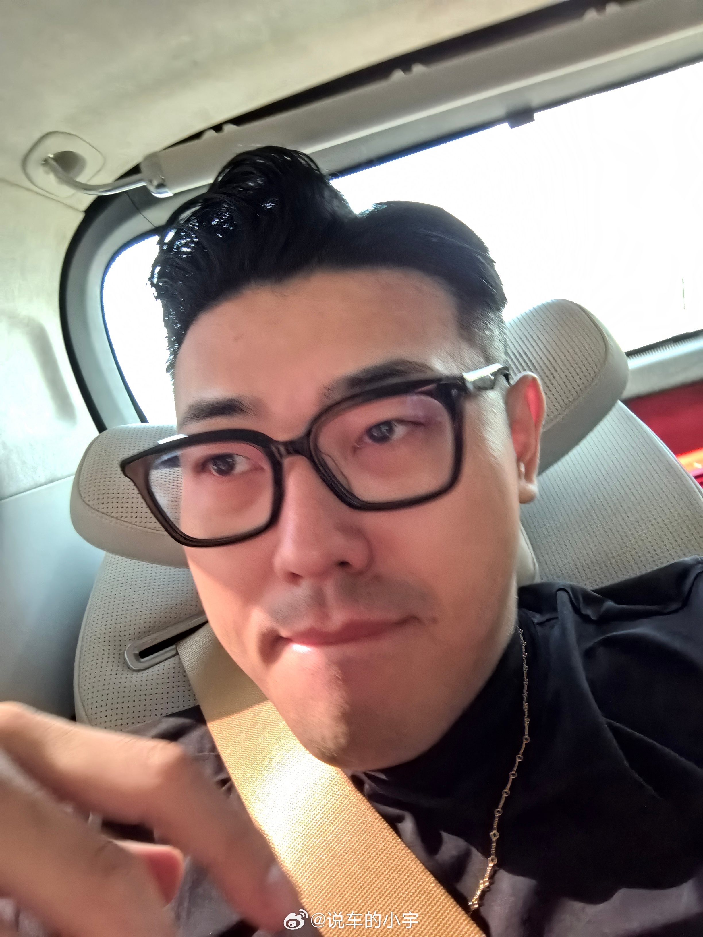 一想到一会儿要飞15个小时多……我就脑瓜疼 ​​​