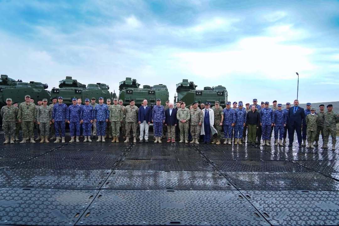 烽火问鼎计划每天认识一件兵器 罗马尼亚已正式接收从美国采购的AAV-7两栖突击车