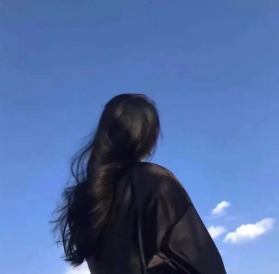 你身边有没有那种“幸运儿”？ 
他们好像总能遇到贵人，
总能抢到好资源，
总能在