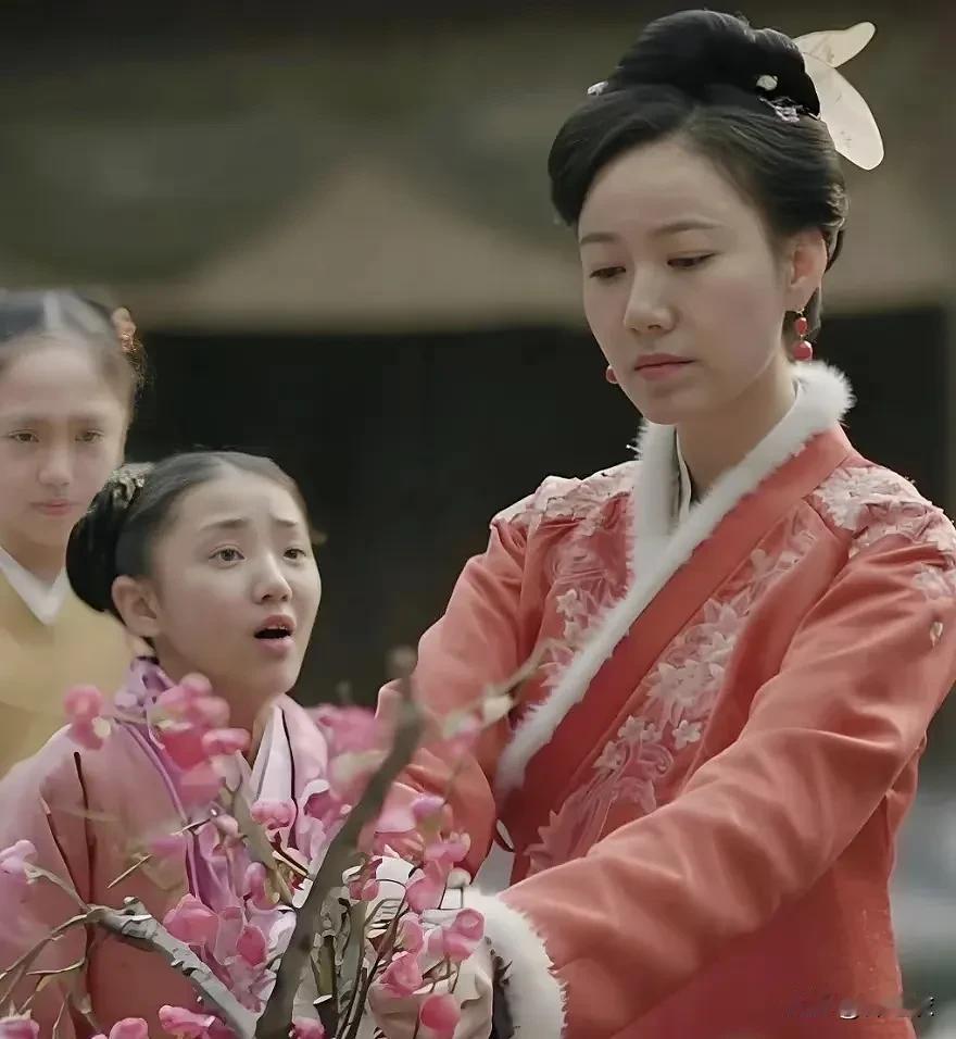 林噙霜只是不想过苦日子，她只知道嫁给盛泓她才有好日子，所以她爱的是能给她过好日子