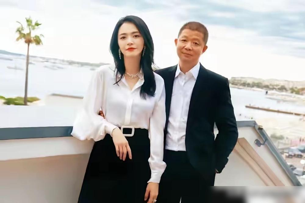 姚晨离婚都猜有内幕，我告诉你，最大的内幕是她老公曹郁，早就被亲妈安排得明明白白，