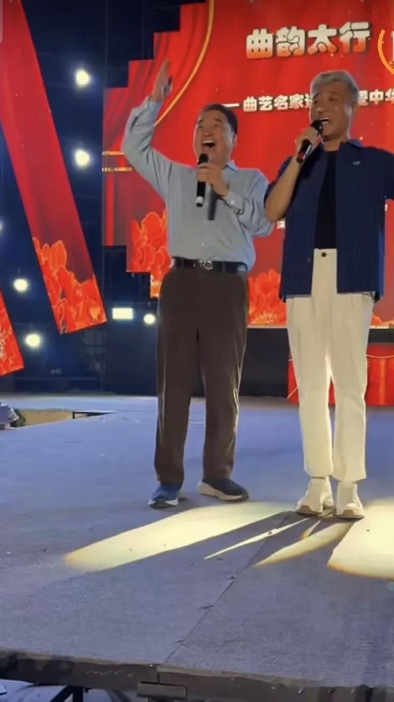 惠民相声不可笑。真是可笑。



这里的表演是工作、是宣传，聊胜于无罢了。
非主