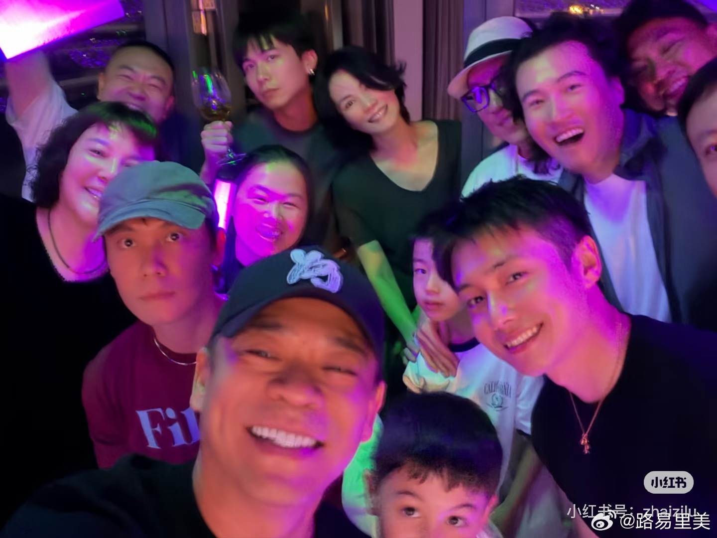 我的天翟子路靠着主角的人脉成功追星王菲了呜呜呜呜呜呜人真的要好好搞事业！孙浩真的
