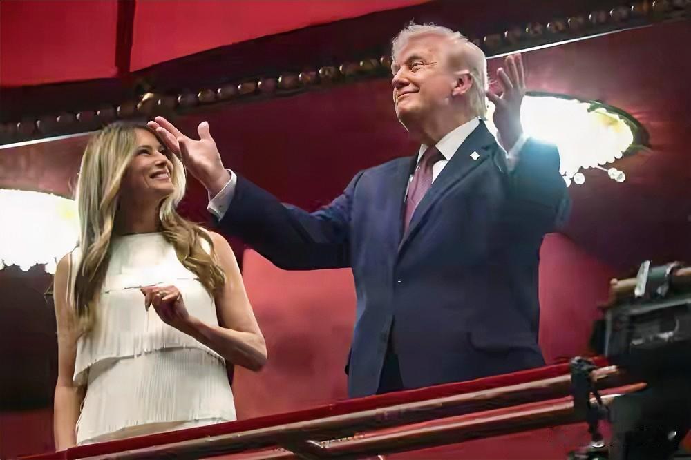 特朗普这波“极限拉扯”玩得太溜了！明明放狠话要把伊朗炸回石器时代，结果在最后90