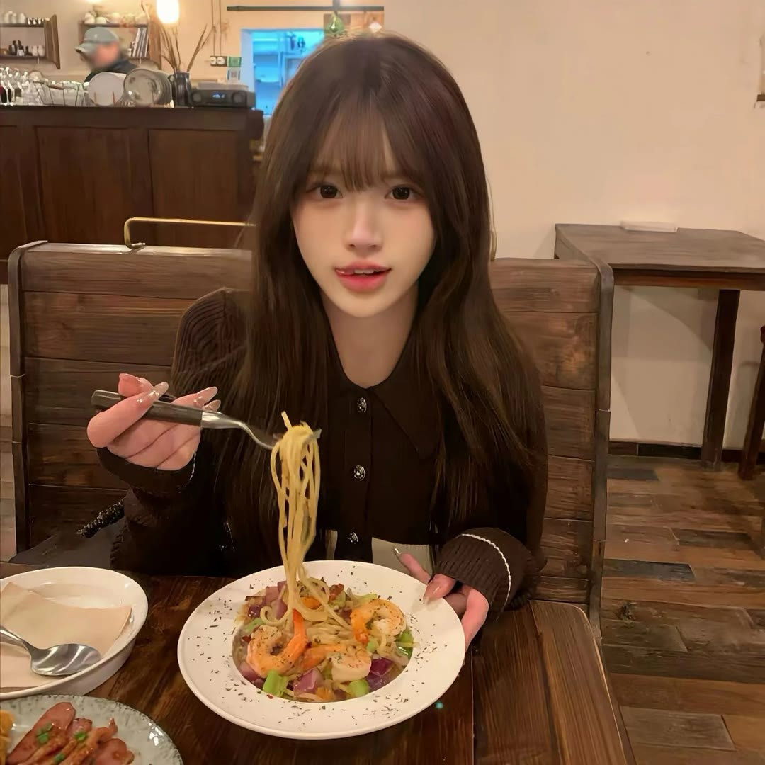 𝙇𝙤𝙫𝙚 𝙇𝙞𝙛𝙚能不能嫁出去我一点都不担心，但这辈子挣不到钱，