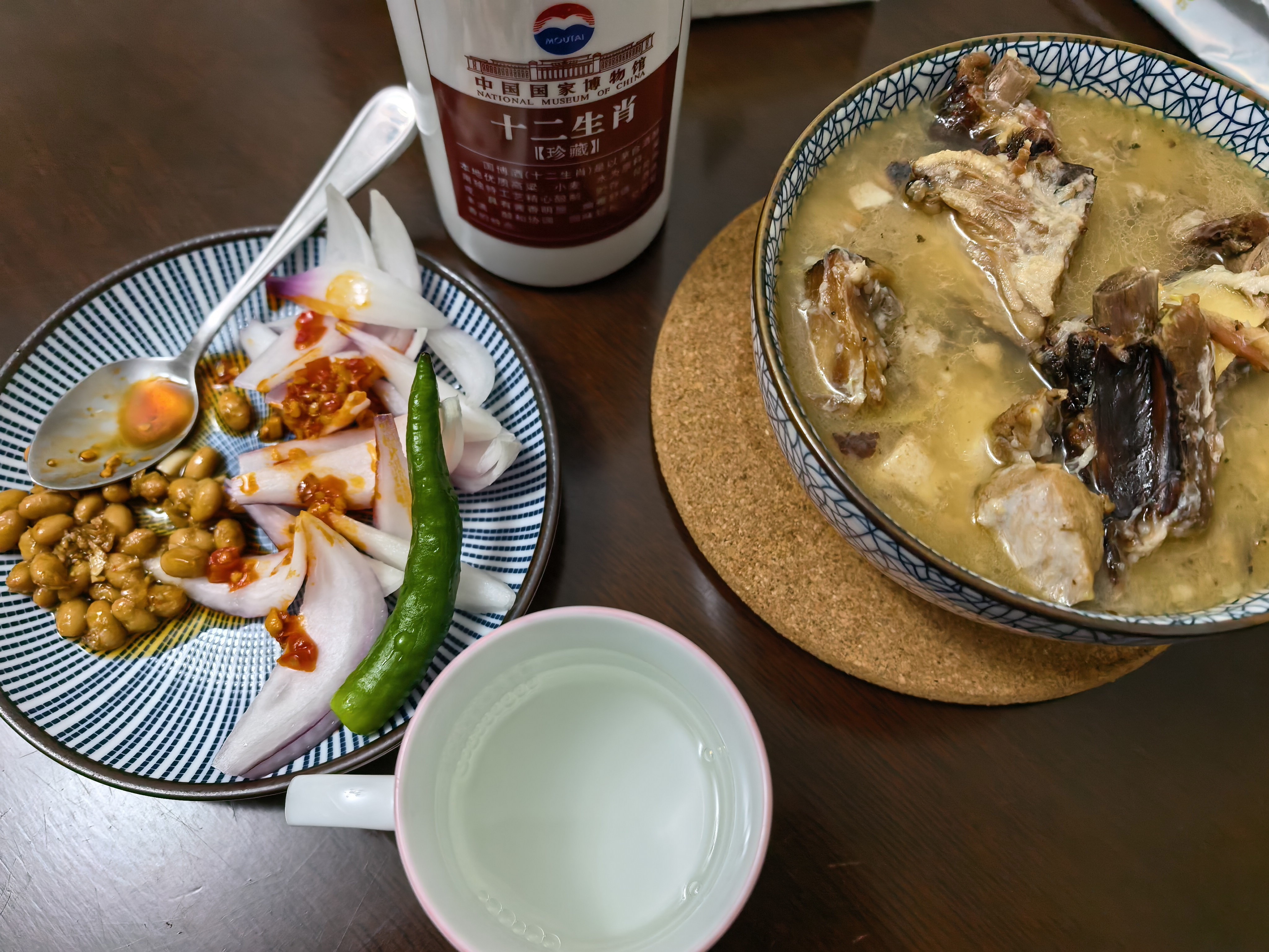 原计划我在家做饭，娃和她妈培训班结束后回来吃饭。临时告诉我，她们要去吃牛排，而我