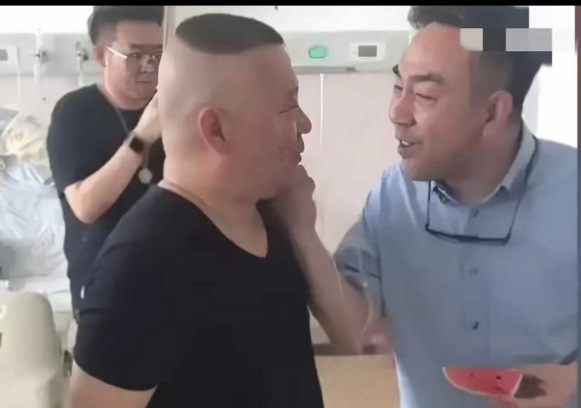 看似不经意的一巴掌，已经深深打在了老郭的心里。连师父侯耀文都没这样过，你一个海清