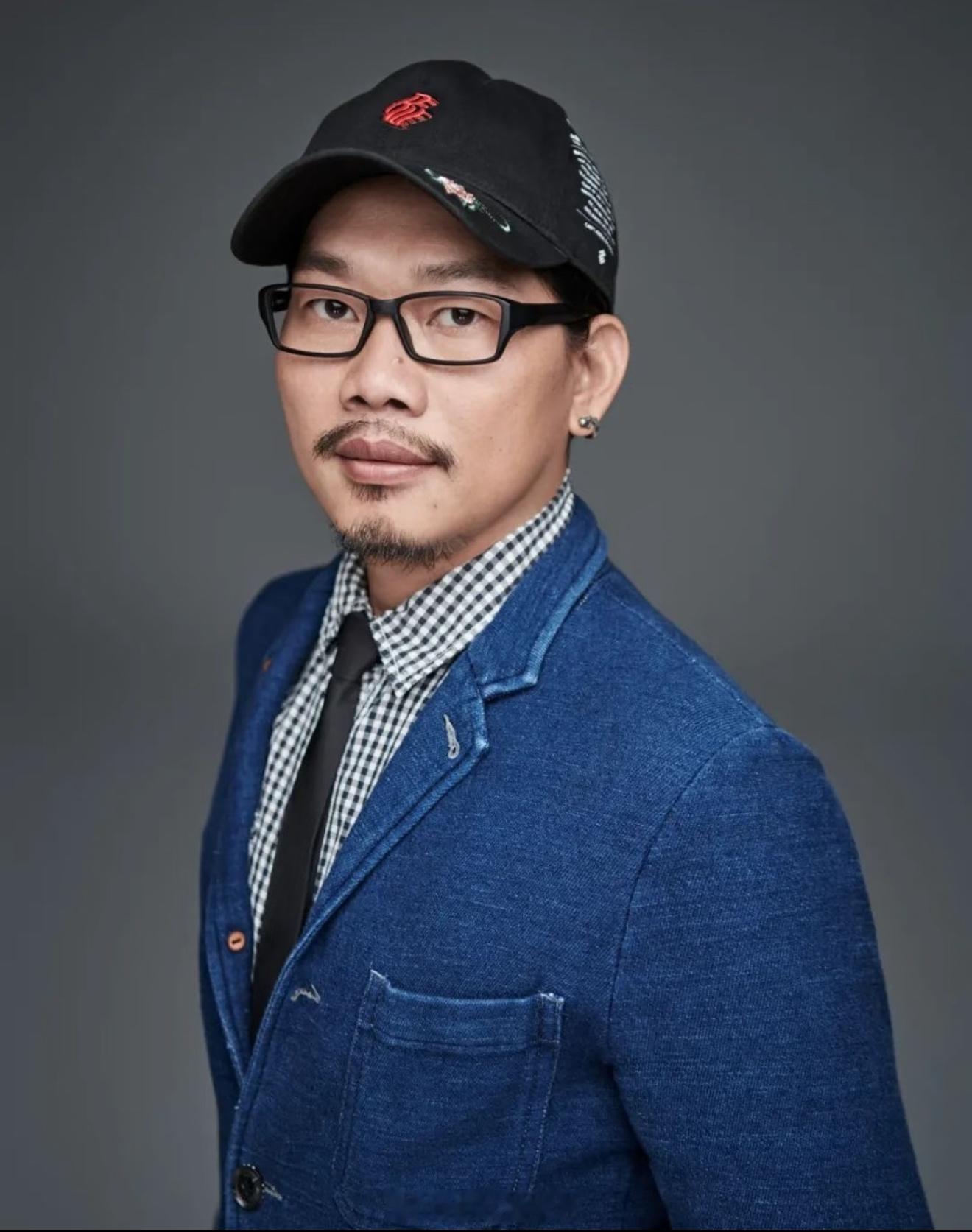 曝方文山选妃方文山被曝出轨聊天记录一波未平一波又起，出g传闻还没厘清，又新增选妃