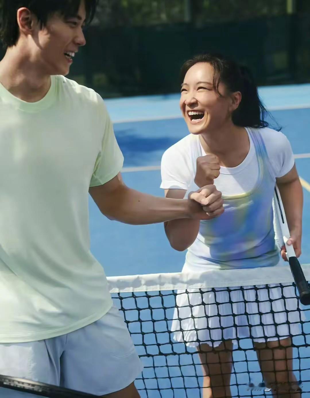 贾玲，这谁能想到？[捂脸]

6月29日，43岁的贾玲，冲上热搜，这一次，不是参