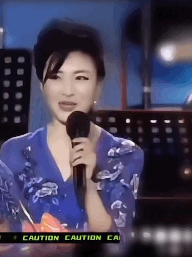 大风可以吹乱周涛老师的发型，却吹不散她的气质！周涛 周涛老师 气质