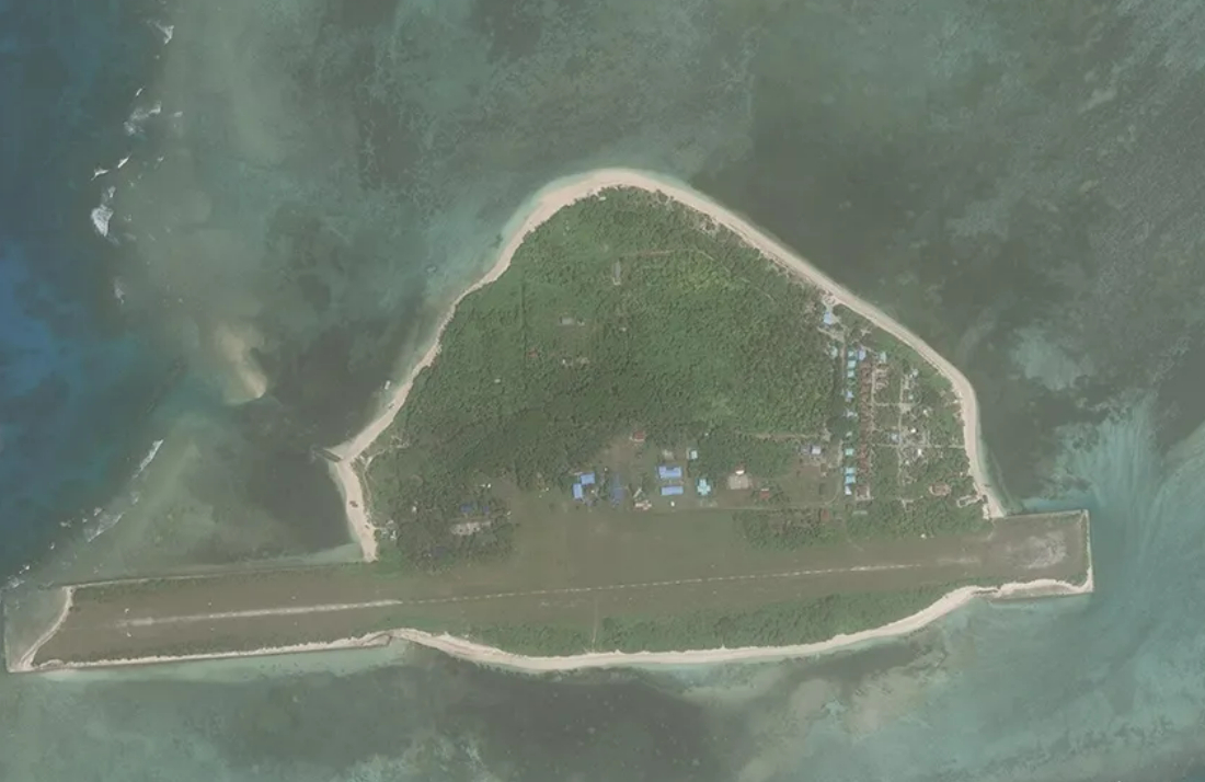 南部战区位黄岩岛领海领空联合演训 我其实希望我们能去中业岛演训，那里也是中国领土