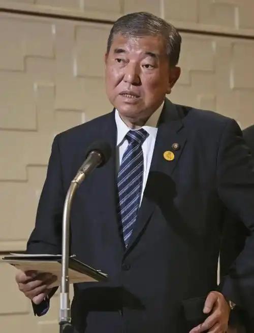 石破茂的辞职，说明美国在挑起小日子与俄罗斯，熊猫的战争到了白热化，石破茂在抵抗不