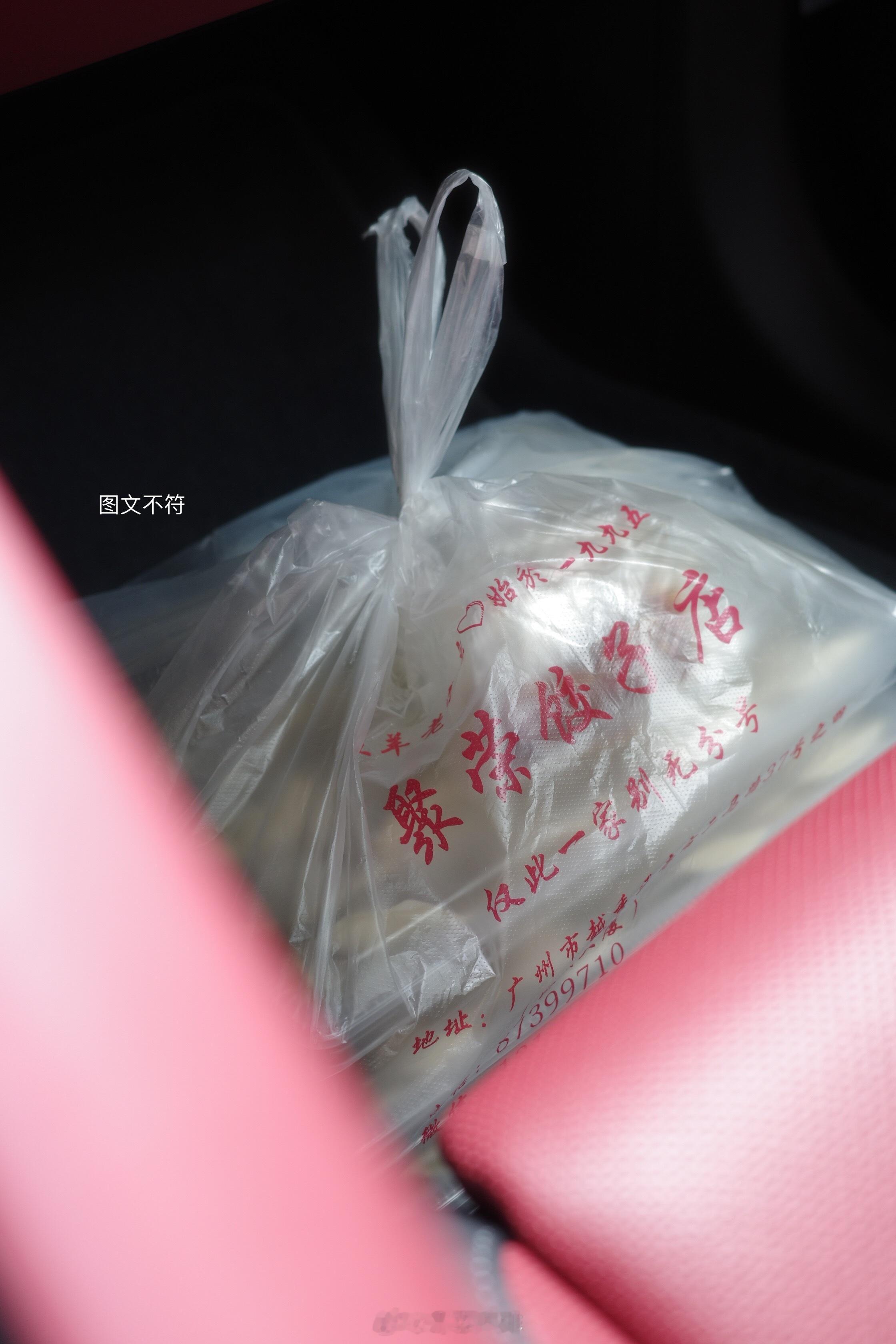 我觉得女孩子一定要考驾照有自己的车并且开得一手好车，一脚油门or电门想去哪儿就去