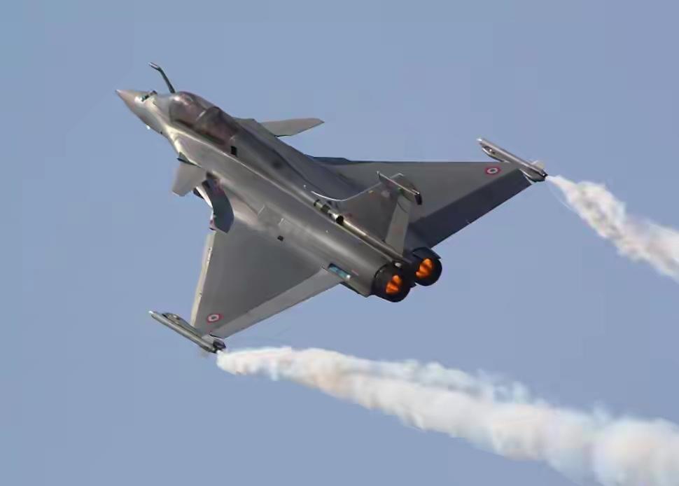 阵风被击落，航母成摆设，经济第5的印度，真实军事实力如何？

最近老能看到印度的