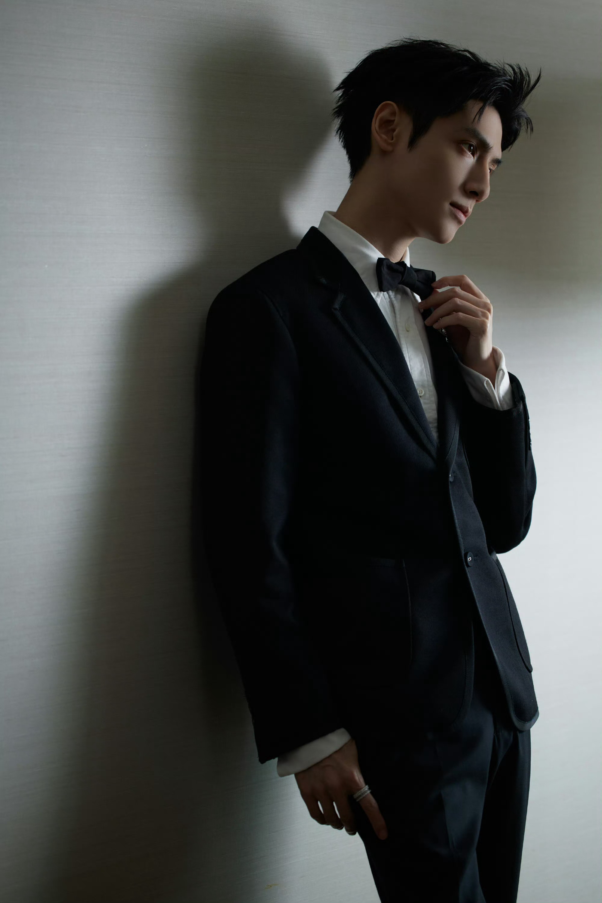 罗云熙新加坡红星大奖造型出图，从哪张开始是退出键？熙哥真的从建模就赢麻了期待熙哥