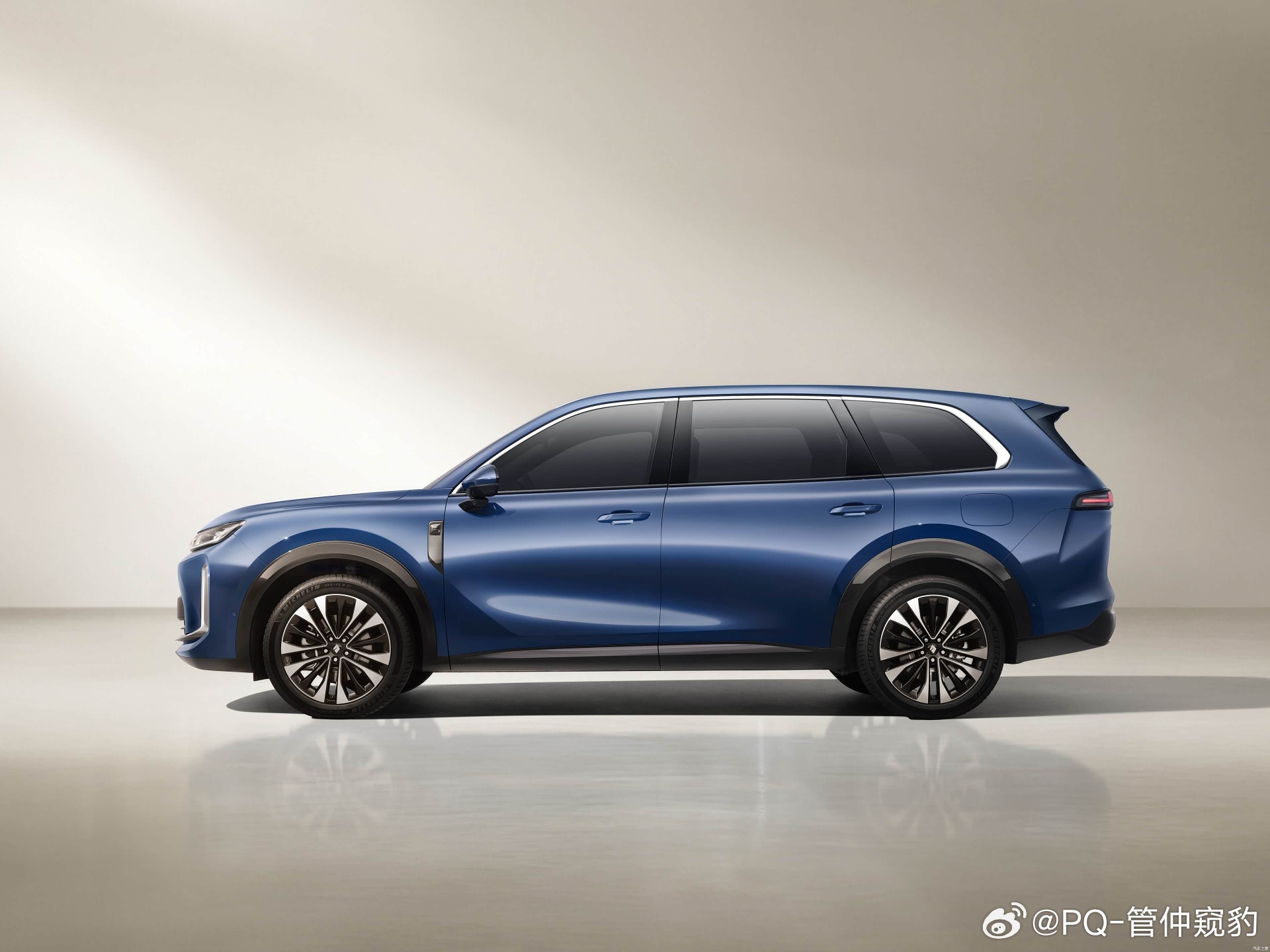 不会华境也走豪华路线吧？我的第一反应华境S的用户大多不上网，在这里做推广纯白白花