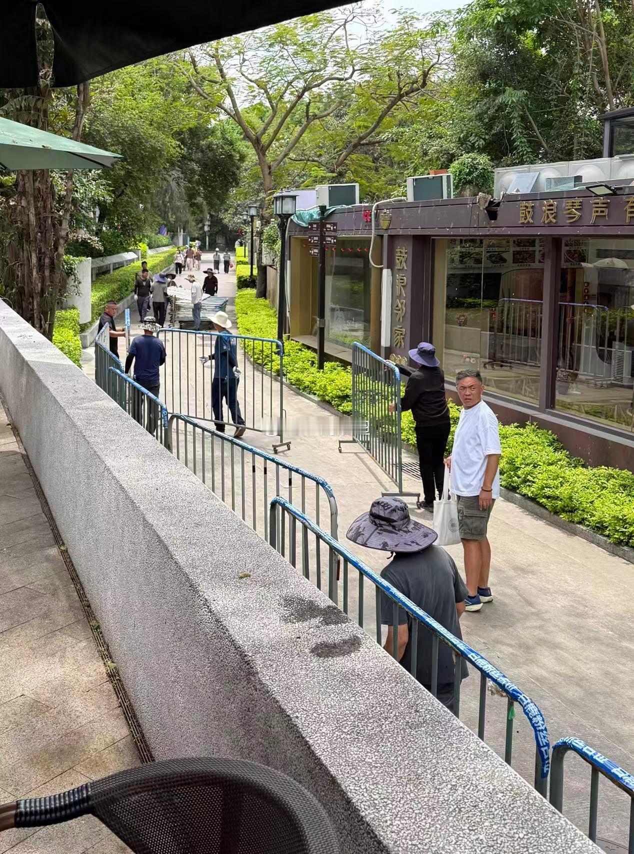 这几天跑男在厦门录制（跑男最火的时候也来拍过，不过当时下雨），要不是这次很多厦门