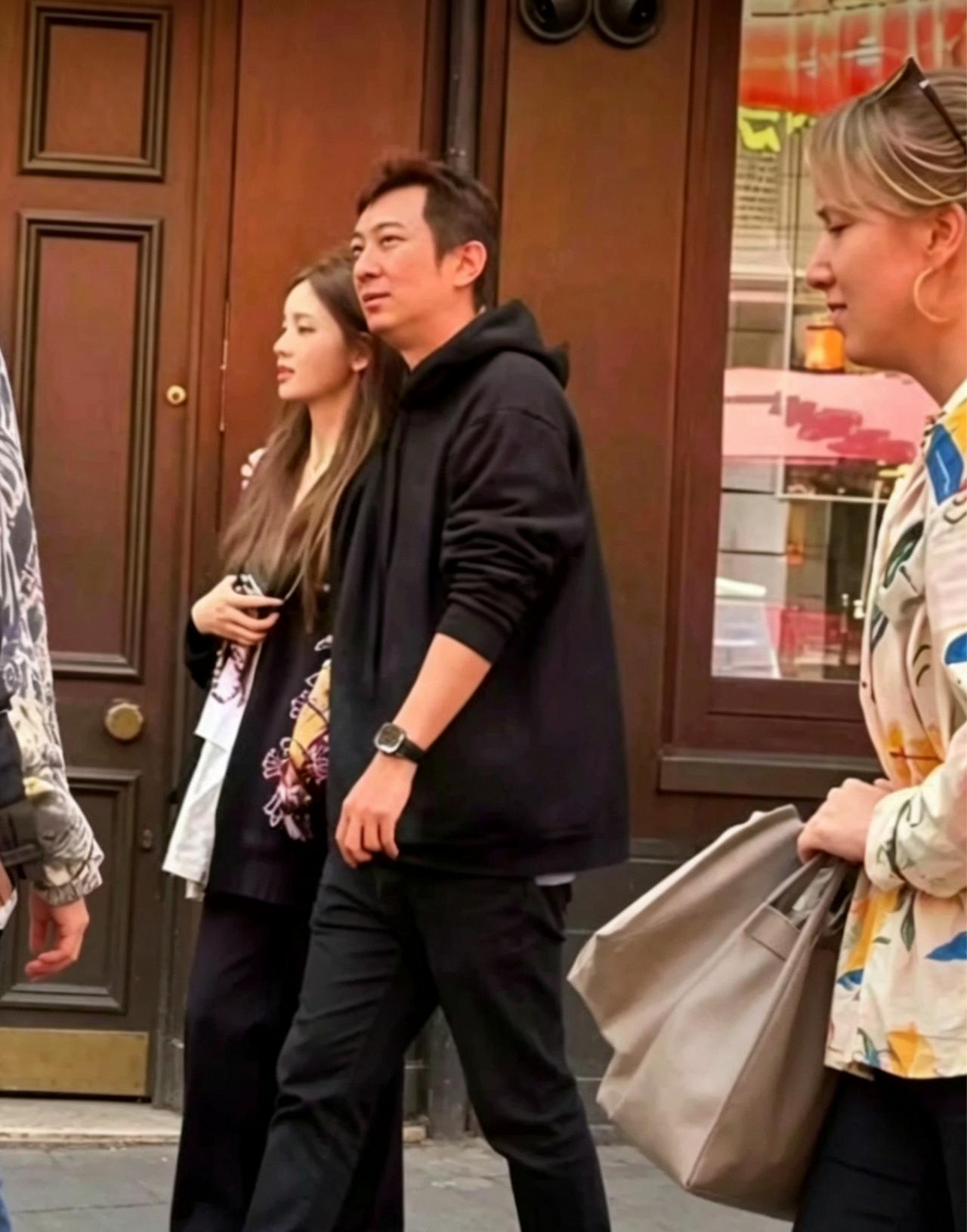 有钱人择偶，真的会把成本算计得明明白白吗？
 
有人说王思聪很通透，很少去交往女