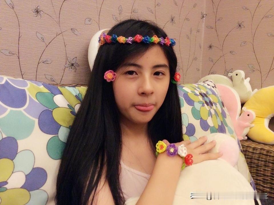 台北人在苏州，女儿蜜宝去年底回台北到律师事务所实习，自从她在人力网站创建了个人的
