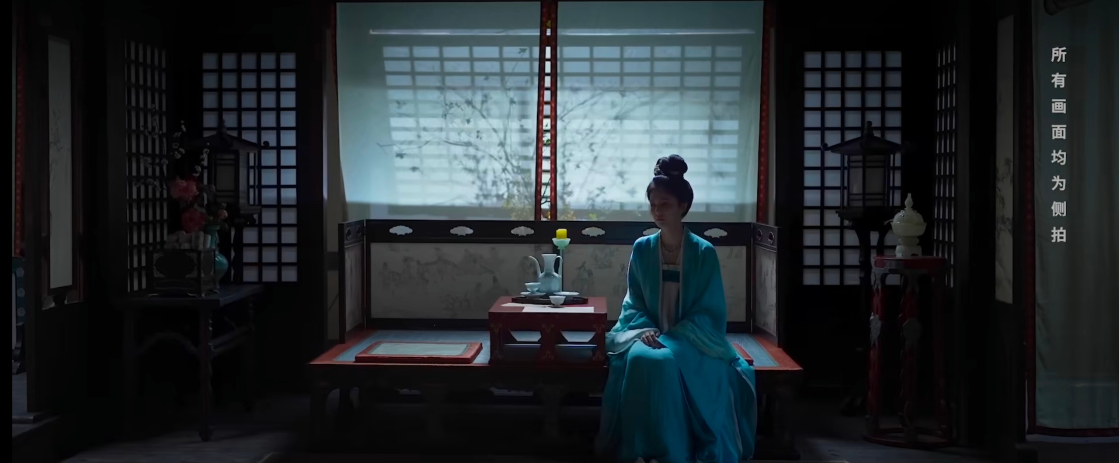 虽然都是侧拍，但是光影质感看上去都挺好的等月底的正式预告(如果有的话) ​​​