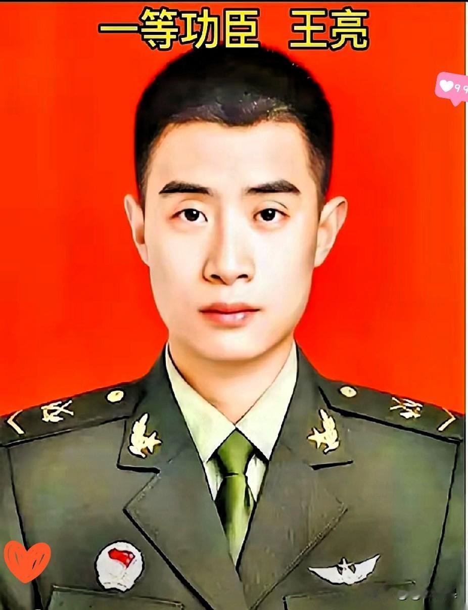 讲真，刷到这个95后军人的救人视频，我久久没法平静！探亲路上撞见轿车坠河，他没半