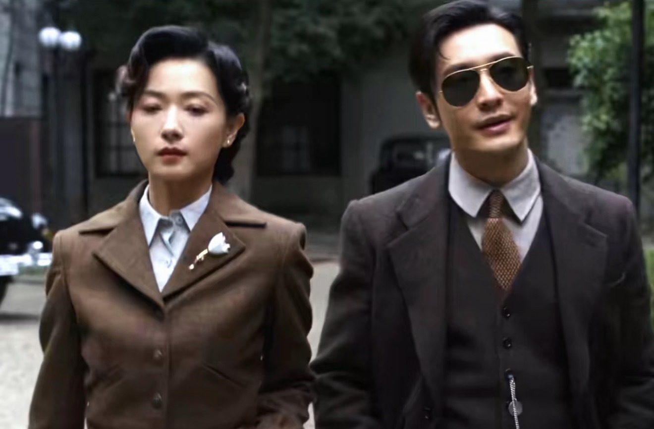 黄晓明万茜同框黄晓明万茜同框一整个梦回《潜行者》了，期待两人再次合作！