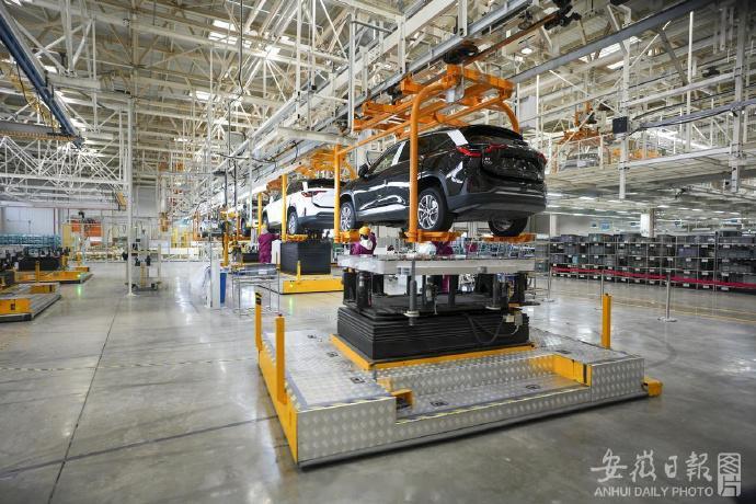 【#合肥加快打造新能源汽车之都#】近日，大众汽车与合肥市合作再上新台阶。根据大众