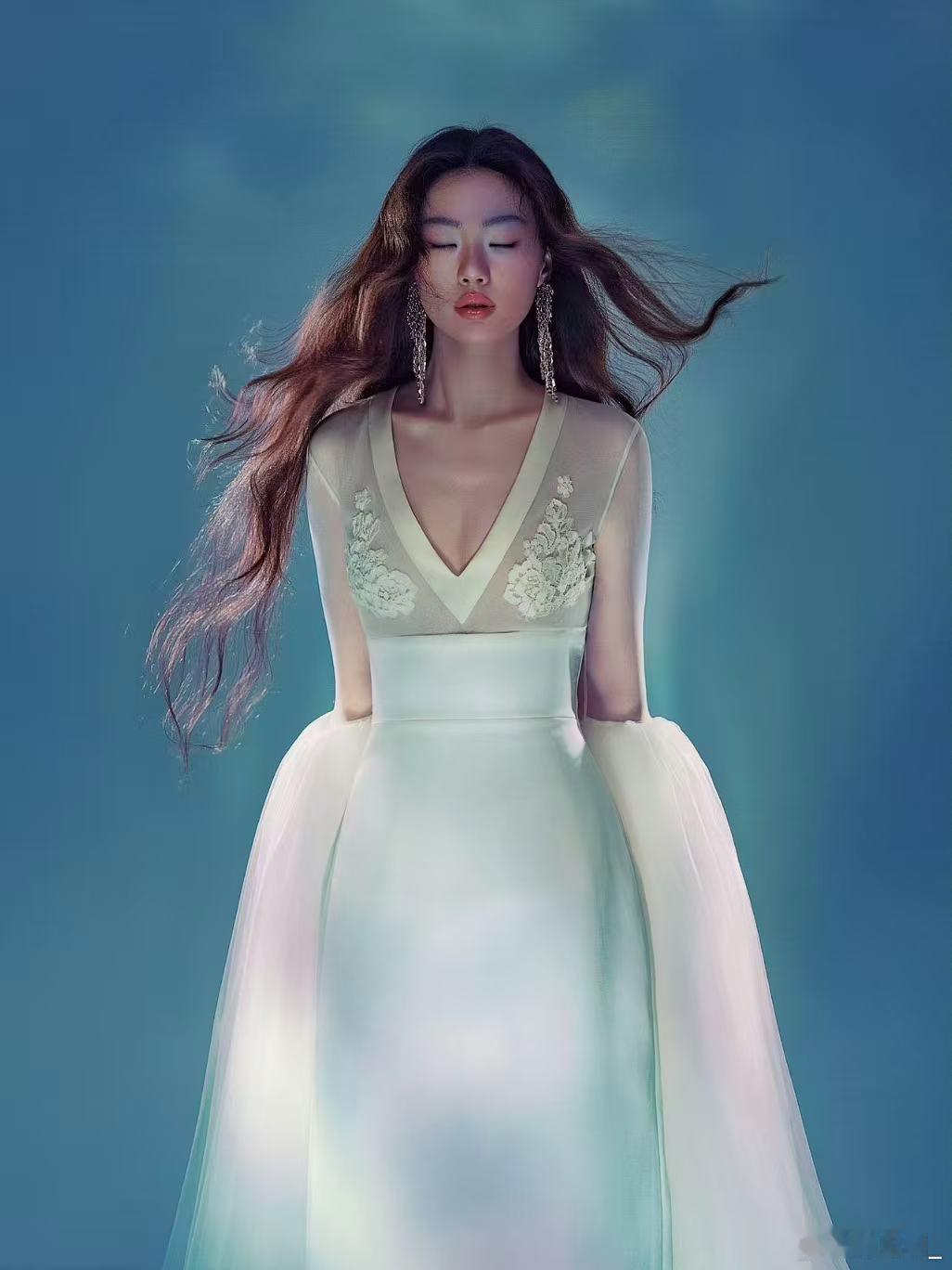 耳帝夸单依纯橄榄树国乐无双反复对照耳帝的乐评重听曲目，才留意到单依纯在唱腔里藏了