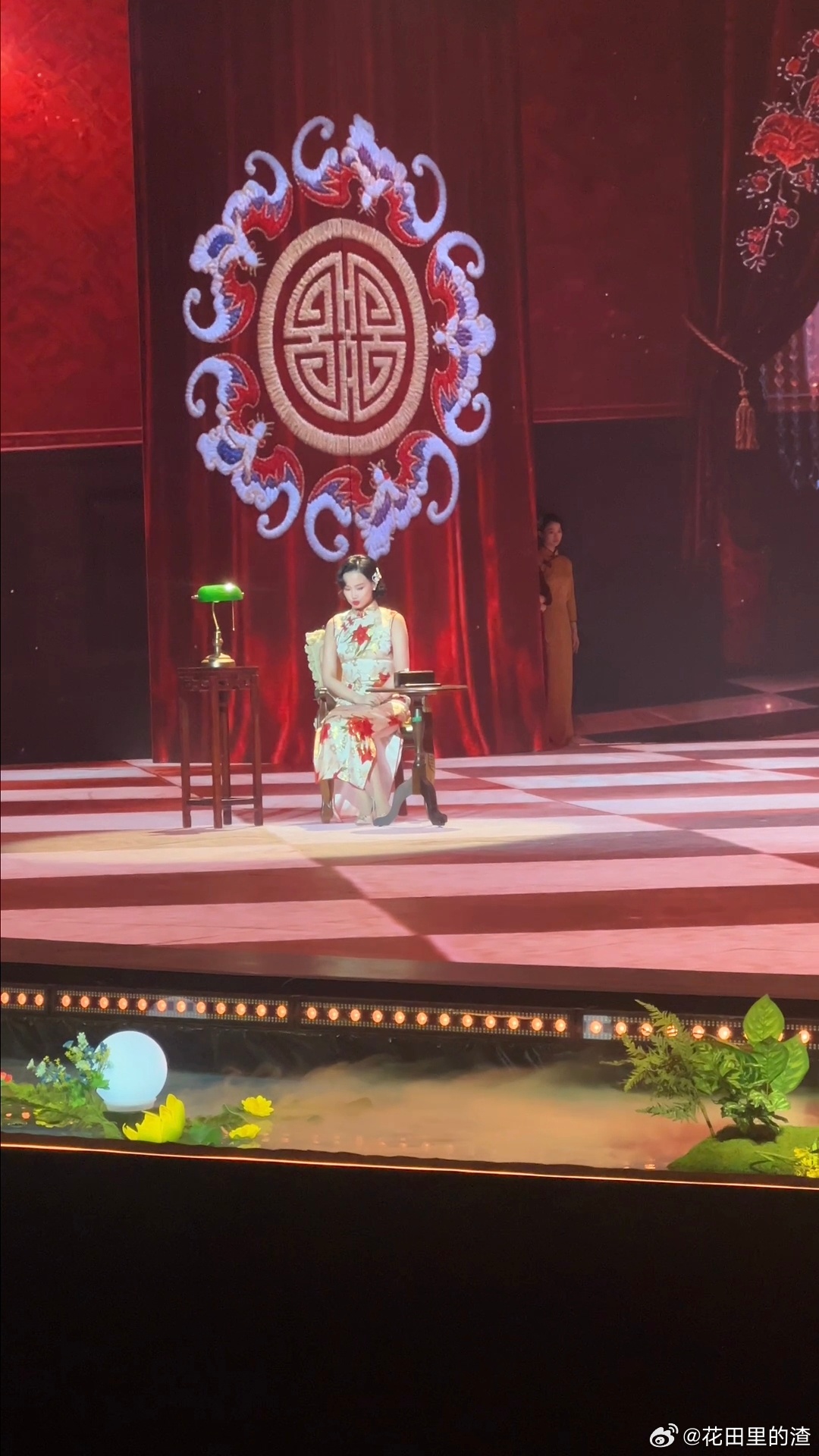 黄龄央视晚会路透带了3套造型 黄龄沧州录央视非遗晚会造型惊艳，3分钟3套造型仙气