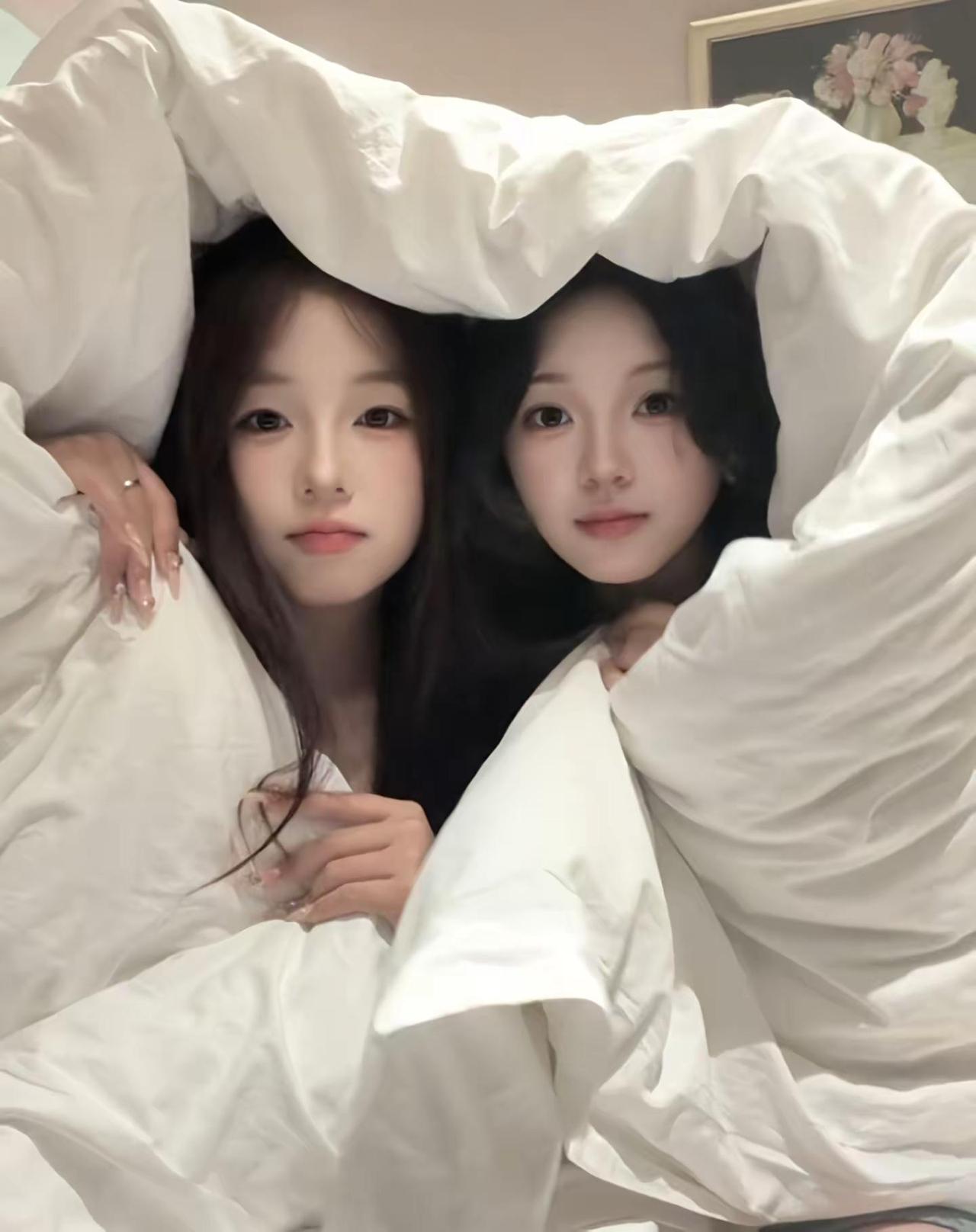 全世界还有谁。好朋友一被子 @肆意