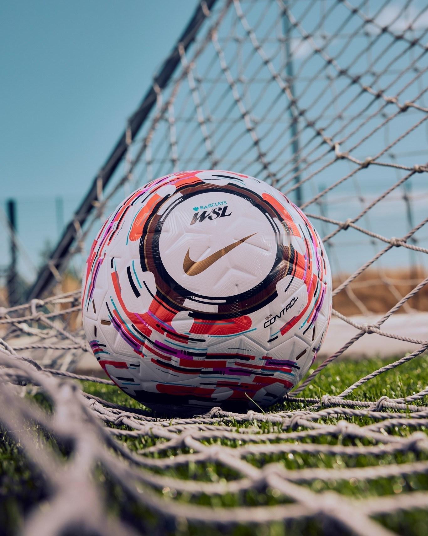 2026/27赛季WSL & WSL2比赛用球发布“新球的设计向Nike经典的T