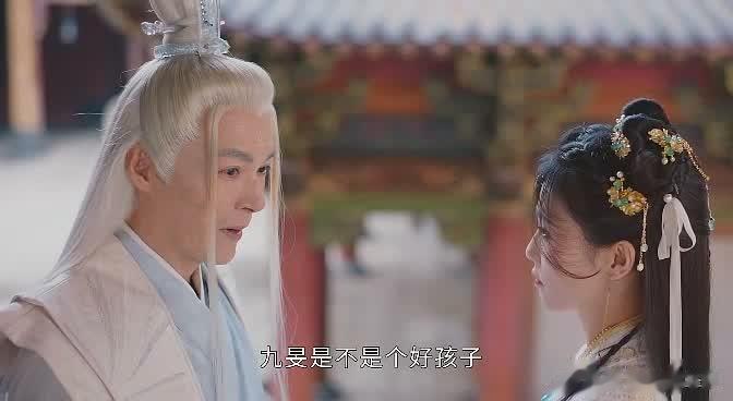 《长月烬明》黎苏苏的养父，才是她亲爹啊...

黎苏苏认定了沧九旻，却还是很在意