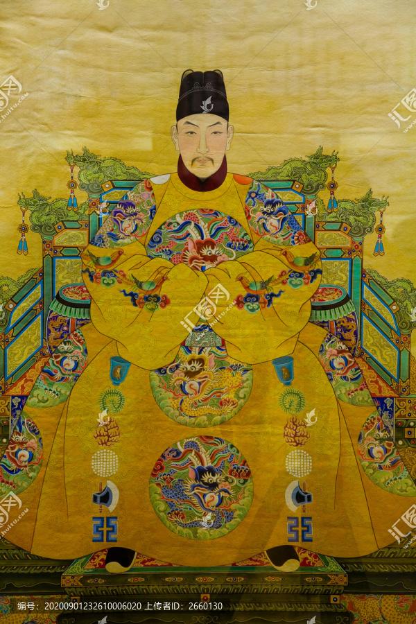 纵欲与药物，是最常被提及的一条线。 他长期沉湎豹房，身边人不断进献“秘戏”与壮阳