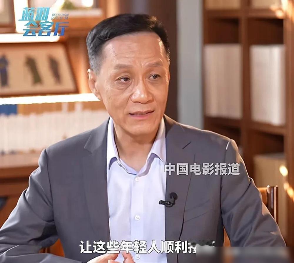 冯远征院长最近在两会上提到，北京人艺的“60后”演员大多退休，培养年轻一代接班已