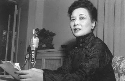 一个冷知识：宋美龄竟然看过快乐大本营[傻眼]百度了一下宋美龄先生生于1898年，
