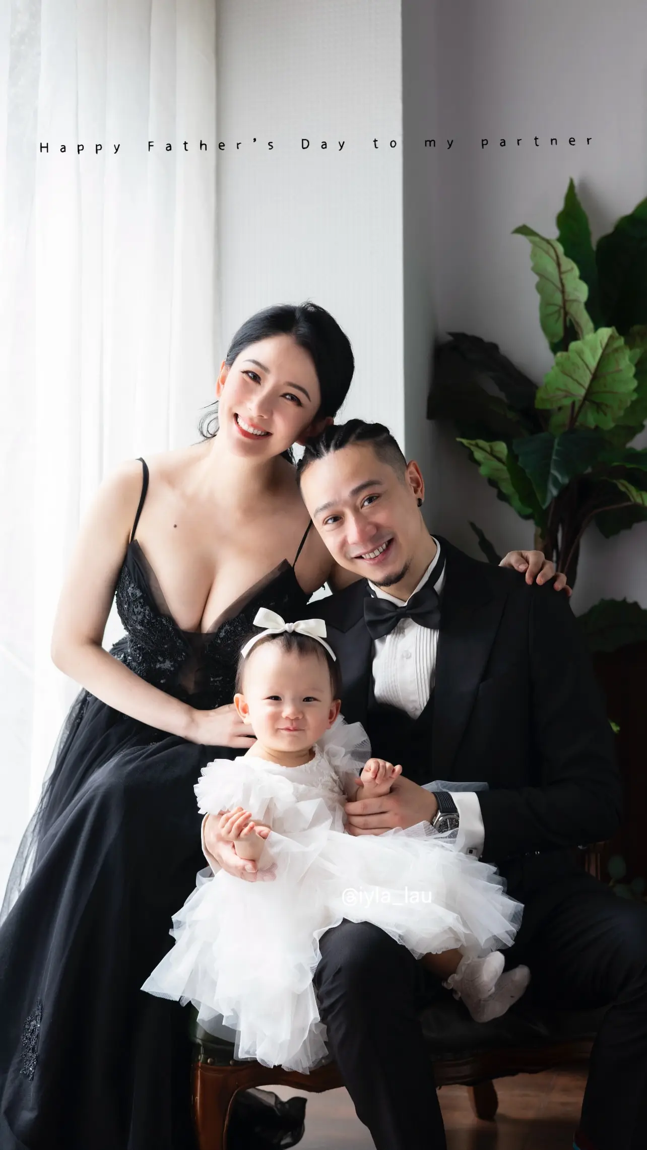香港女演员文凯玲一家三口。
