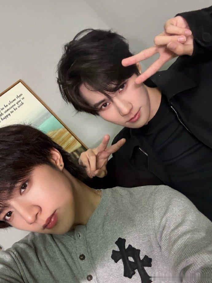 刘耀文的真诚时团只有刘耀文卡零点给张真源庆生 刘耀文的真诚，时团只有刘耀文卡零点