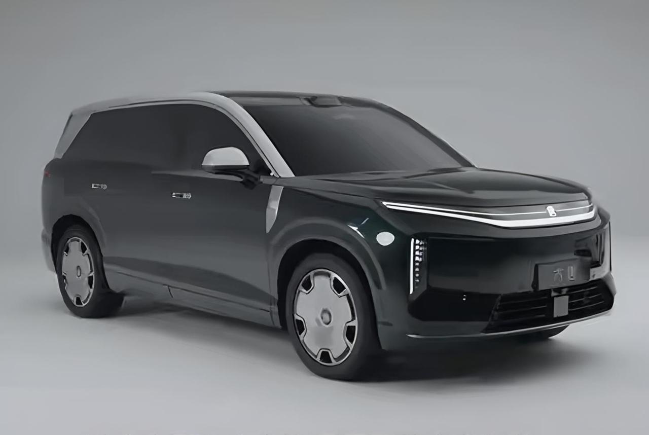 大唐EV，低配105.79度电池包，高配130.15度电池包。

105.79度