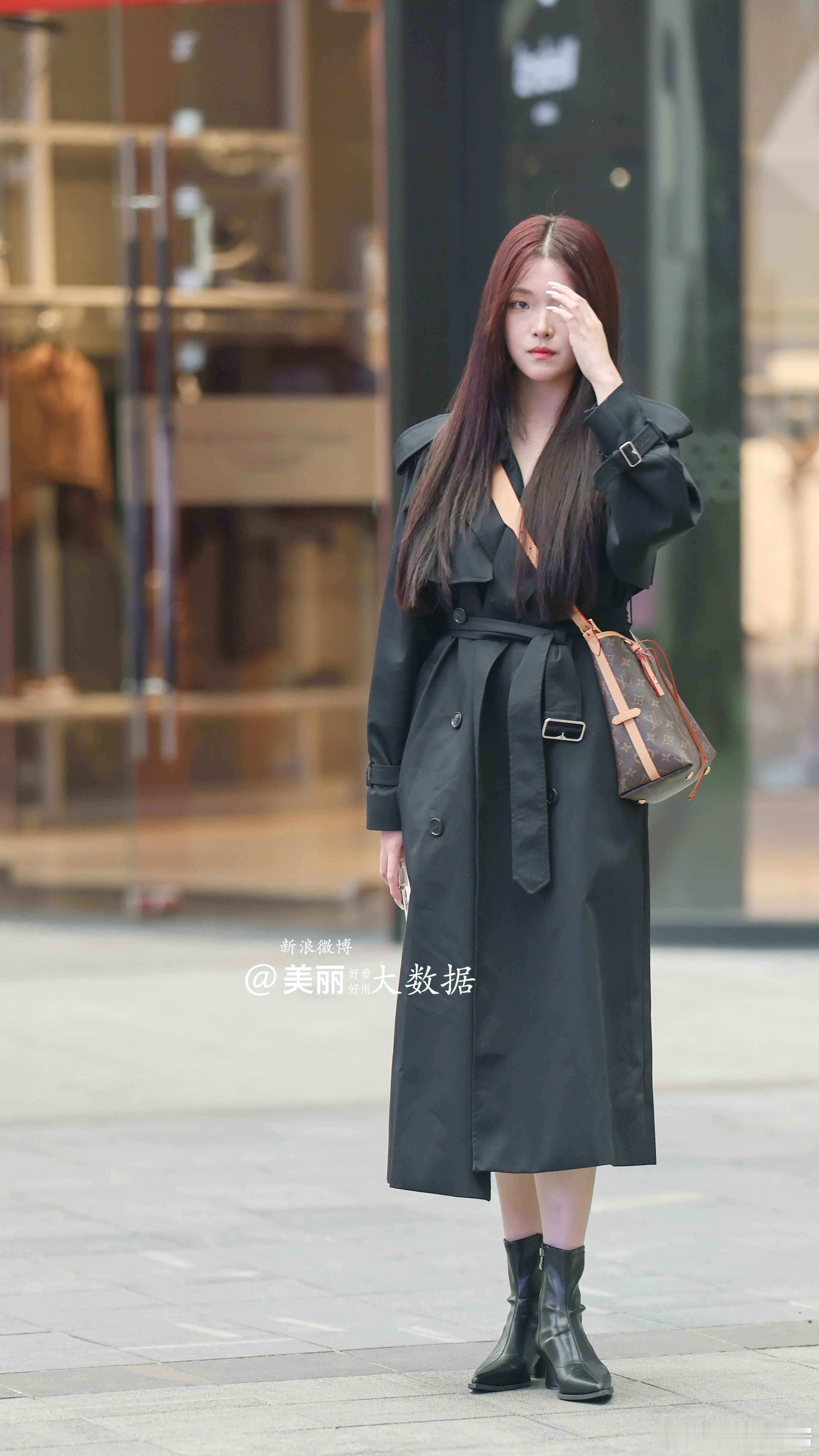 迎面走来的她~ 